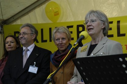 Karin Stötzner spricht auf der Veranstaltung Veranstaltung  2003 - 20 Jahre SEKIS